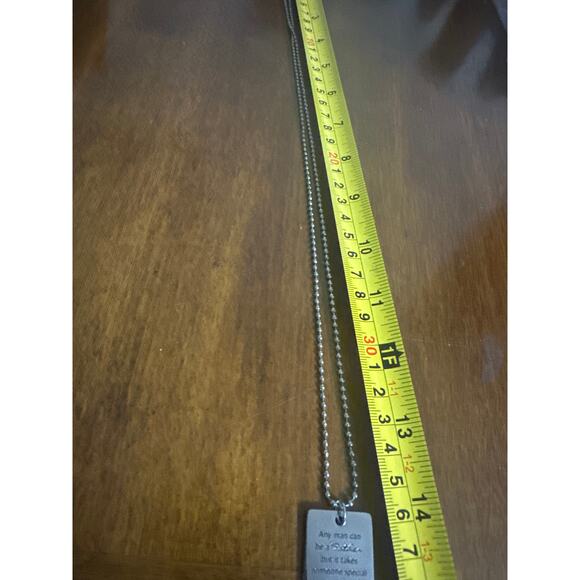 Step Dads pendant necklace in a dog tag style silver tone thank you message NWT - Picture 4 of 5